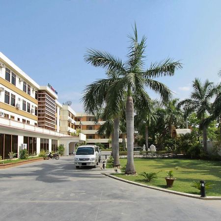 Nadi Myanmar Hotel Mandalay Buitenkant foto