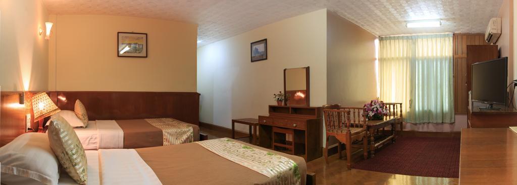 Nadi Myanmar Hotel Mandalay Buitenkant foto