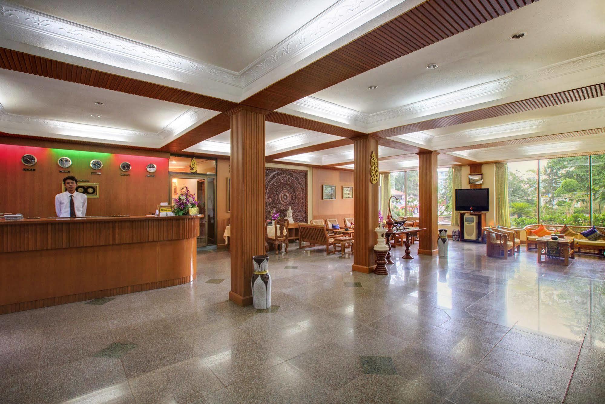 Nadi Myanmar Hotel Mandalay Buitenkant foto