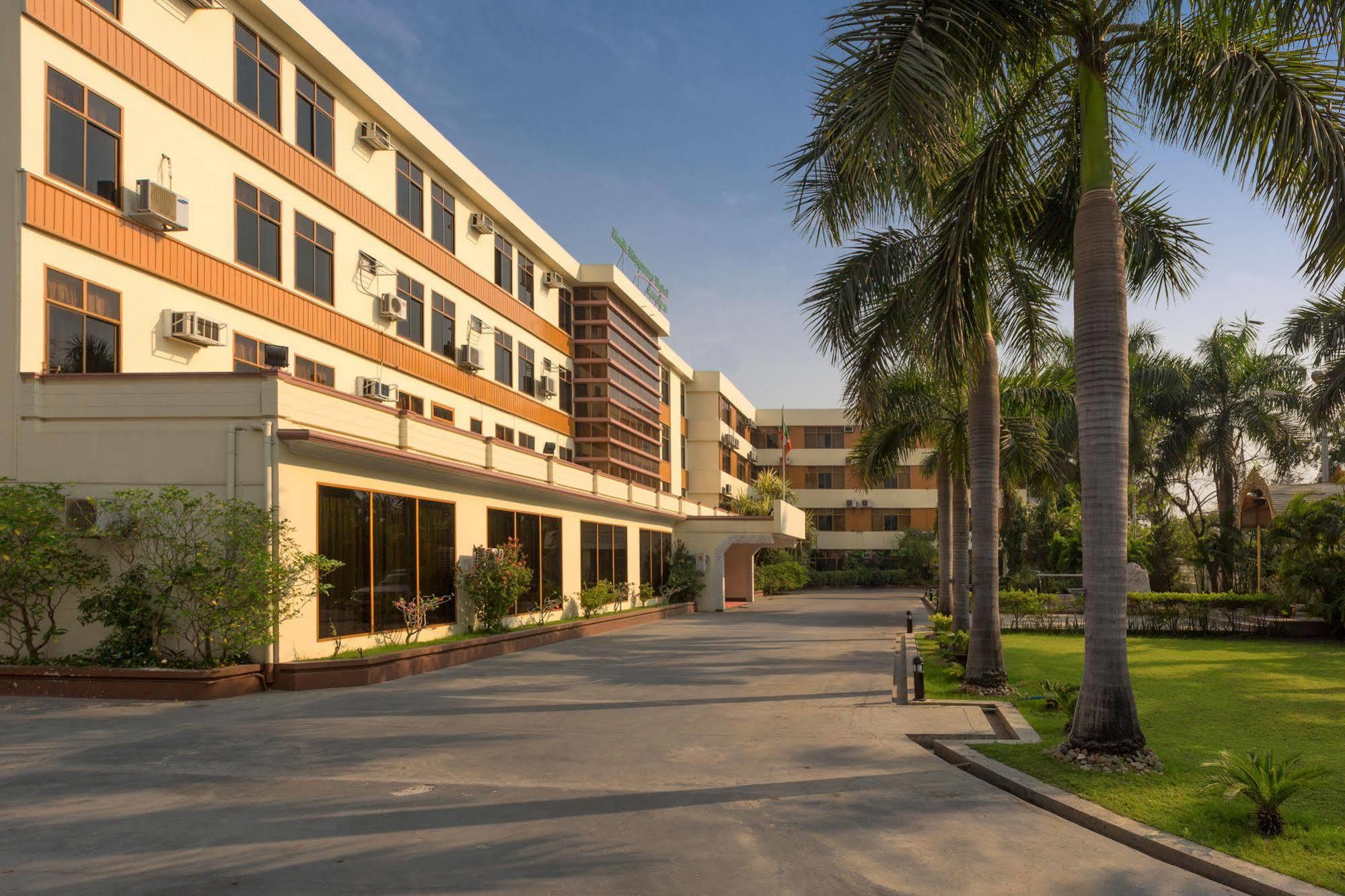 Nadi Myanmar Hotel Mandalay Buitenkant foto