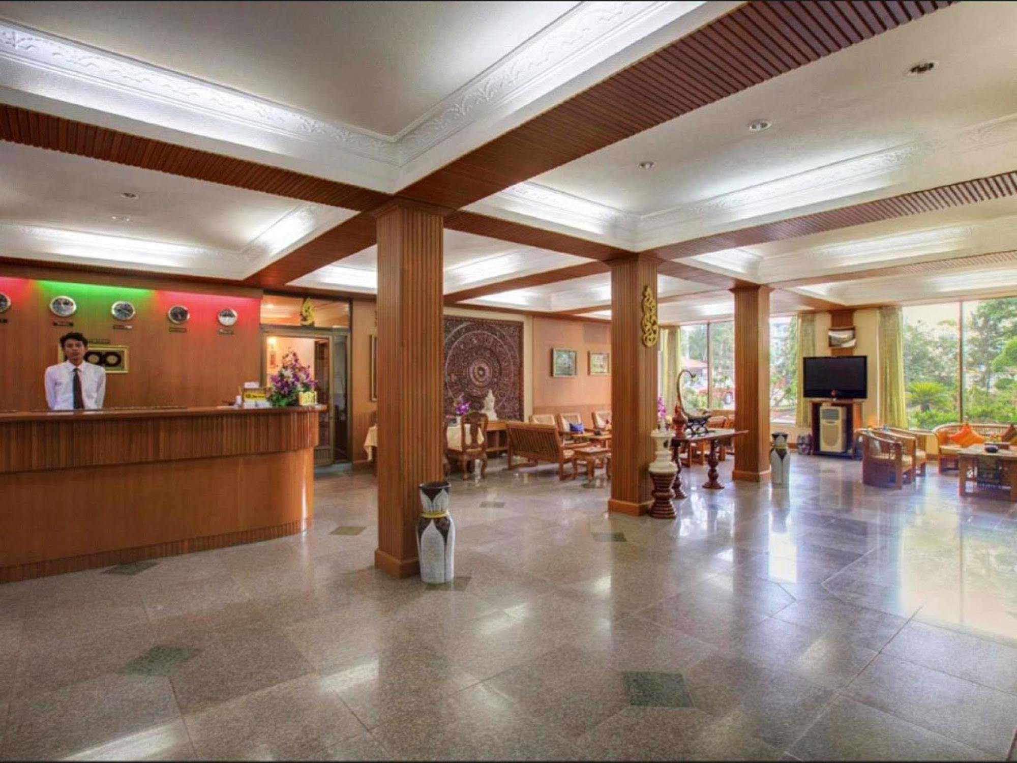 Nadi Myanmar Hotel Mandalay Buitenkant foto