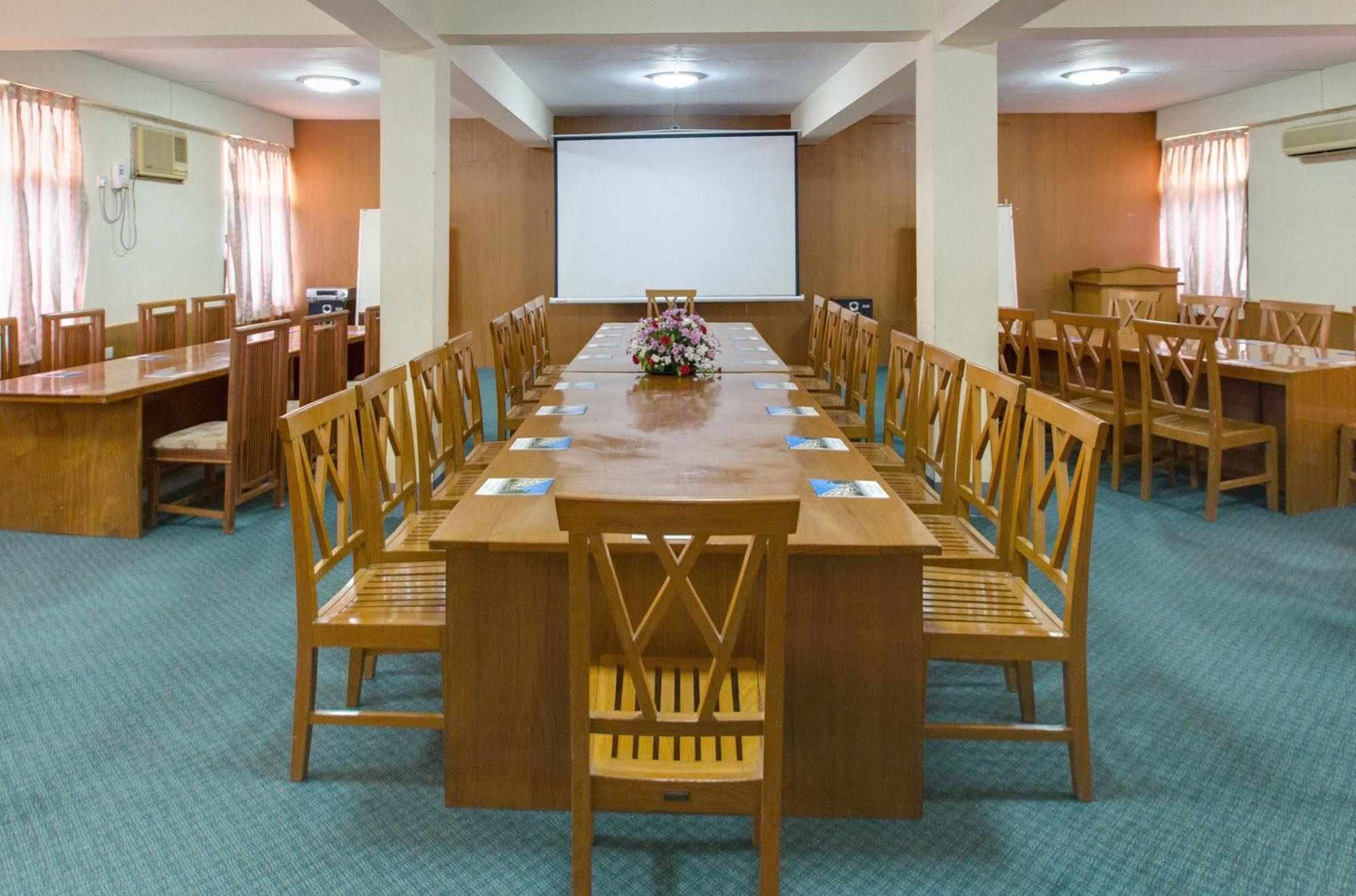 Nadi Myanmar Hotel Mandalay Buitenkant foto