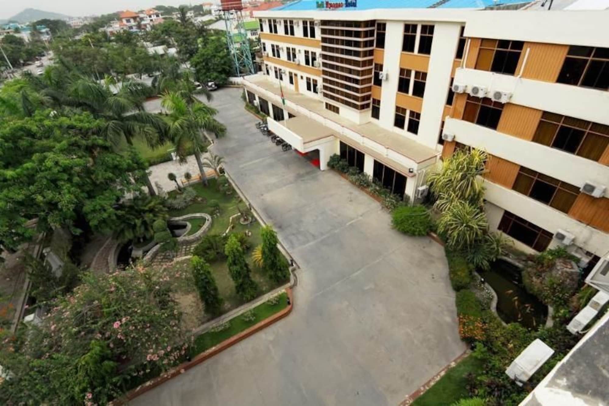 Nadi Myanmar Hotel Mandalay Buitenkant foto